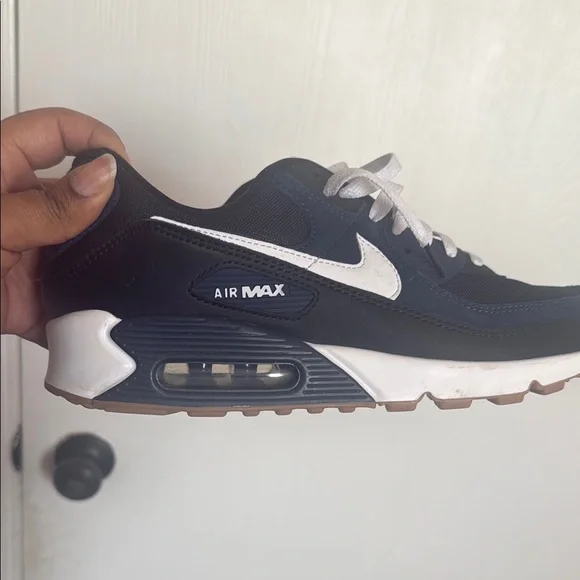 Nike Black and Blue Athletic Shoes with Swoosh Logo - Picture 3 of 11